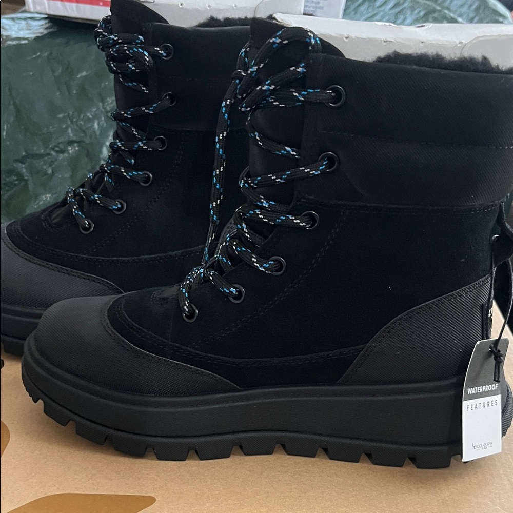 Nwt Koolaburra by ugg Black and Blue Lace-Up Combat Boots
